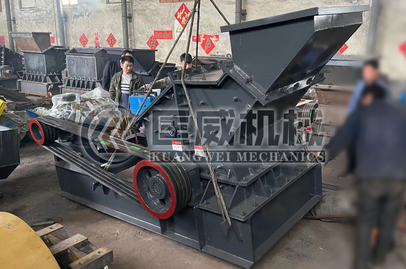 1000x1000液壓開箱制砂機(jī)發(fā)往河北
